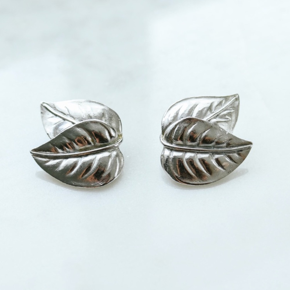 Vintage 1980s Trifari Leaf Earrings